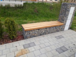 Zahradní lavičky